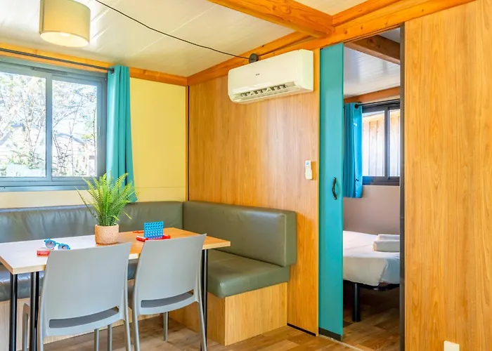 Camping Paradis 4 étoiles A La Corniche La Rochelle Angoulins-sur-Mer