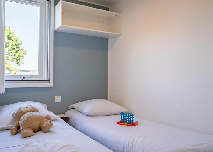 Camping Paradis 4 étoiles A La Corniche La Rochelle Angoulins-sur-Mer